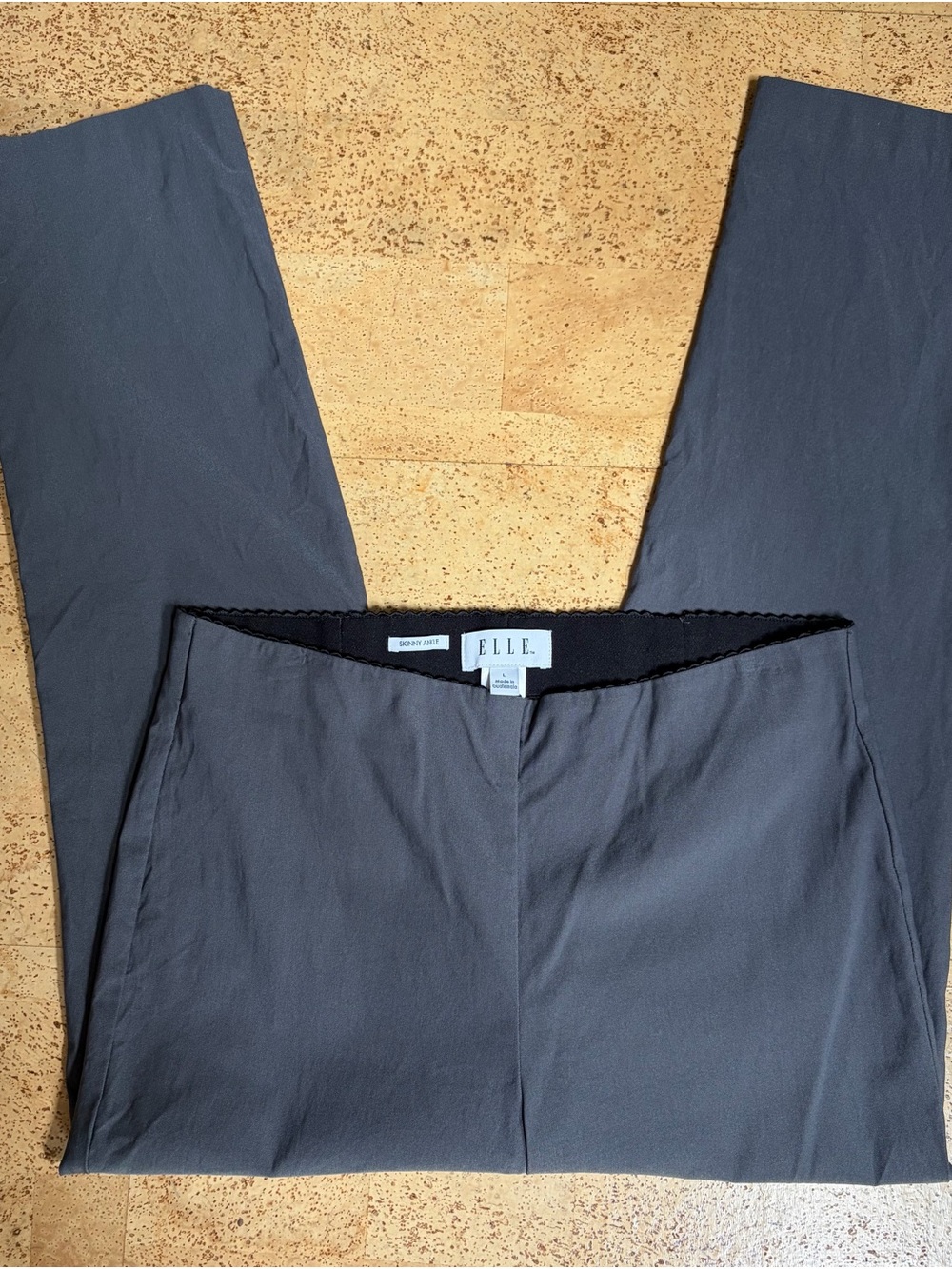 ELLE Women's Charcoal Gray Ankle Pants